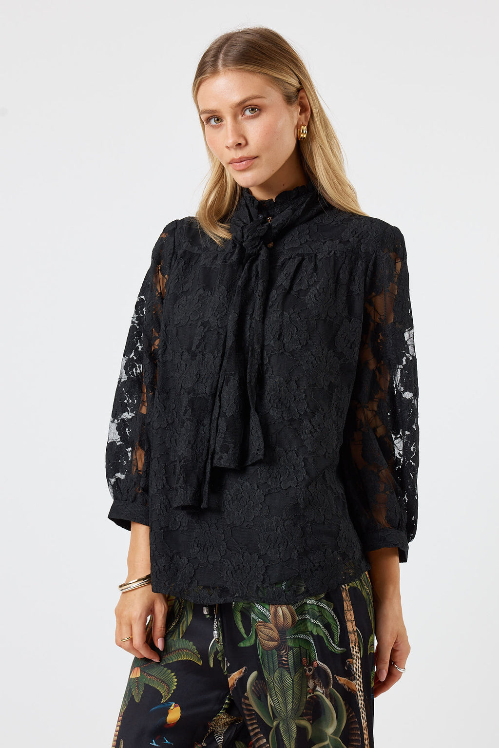 Lula Soul Chadelier Lace Shirt Black