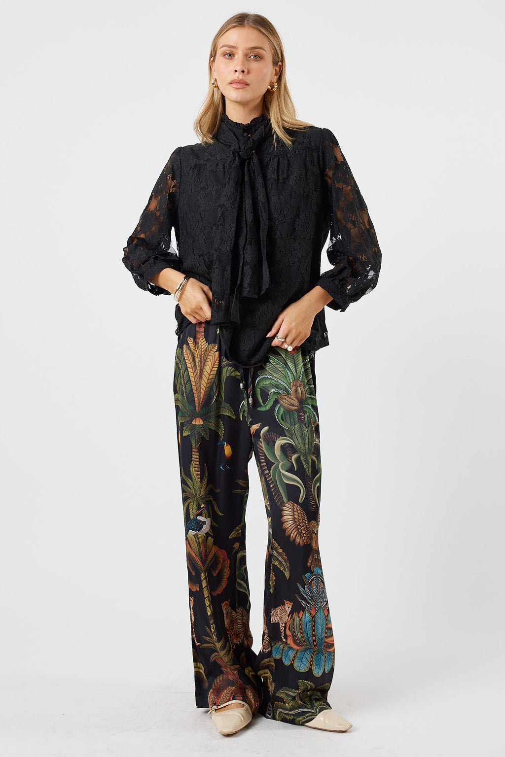 Lula Soul Chadelier Lace Shirt Black