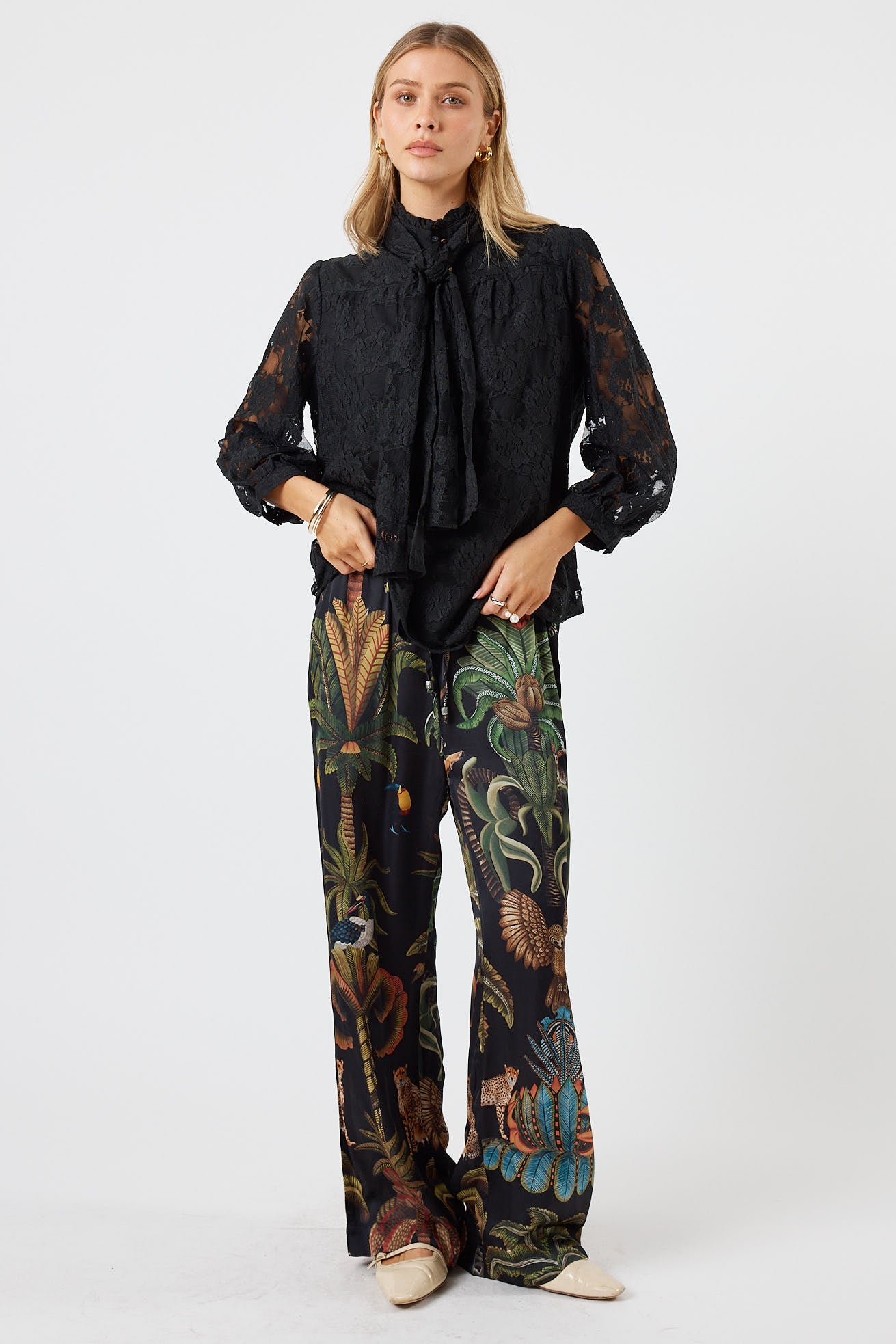 Lula Soul Chadelier Lace Shirt Black