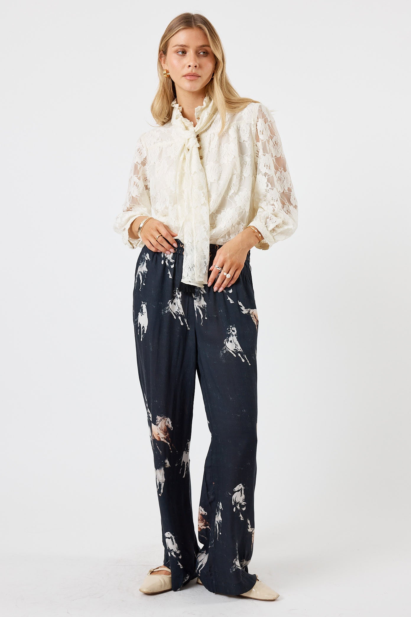 Lula Soul Chandelier Lace Shirt Cream