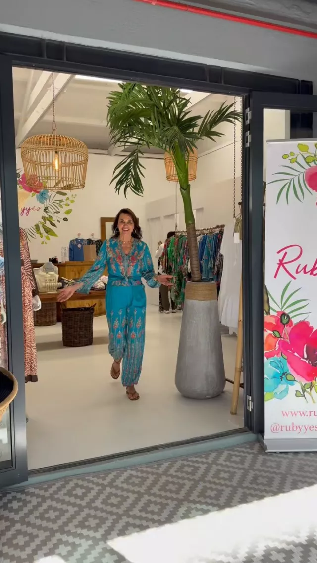 🌈✨ Discover our gorgeous colorful collection, available all year round! 🌟💖

Brighten up your wardrobe with vibrant pieces that bring joy and style to every season. Don’t miss out on the fun!

#ColorfulCollection #Fashion #AllYearRound #StyleInspo #ShopNow